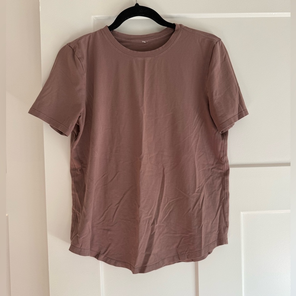 lululemon athletica Mauve Short Sleeve Tee
